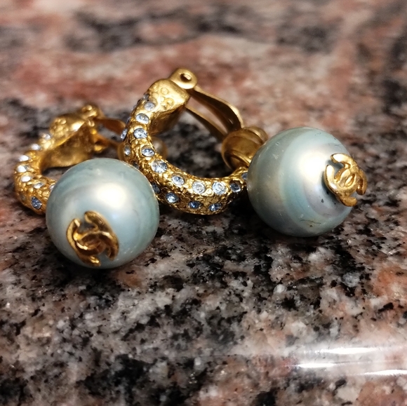 Chanel Vintage Earrings Coco Logo Motif Swing Pale Blue Rhinestone Gold Plated - Picture 1 of 12